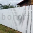 Белый забор из металлического штакетника (RAL 9010) для дома
